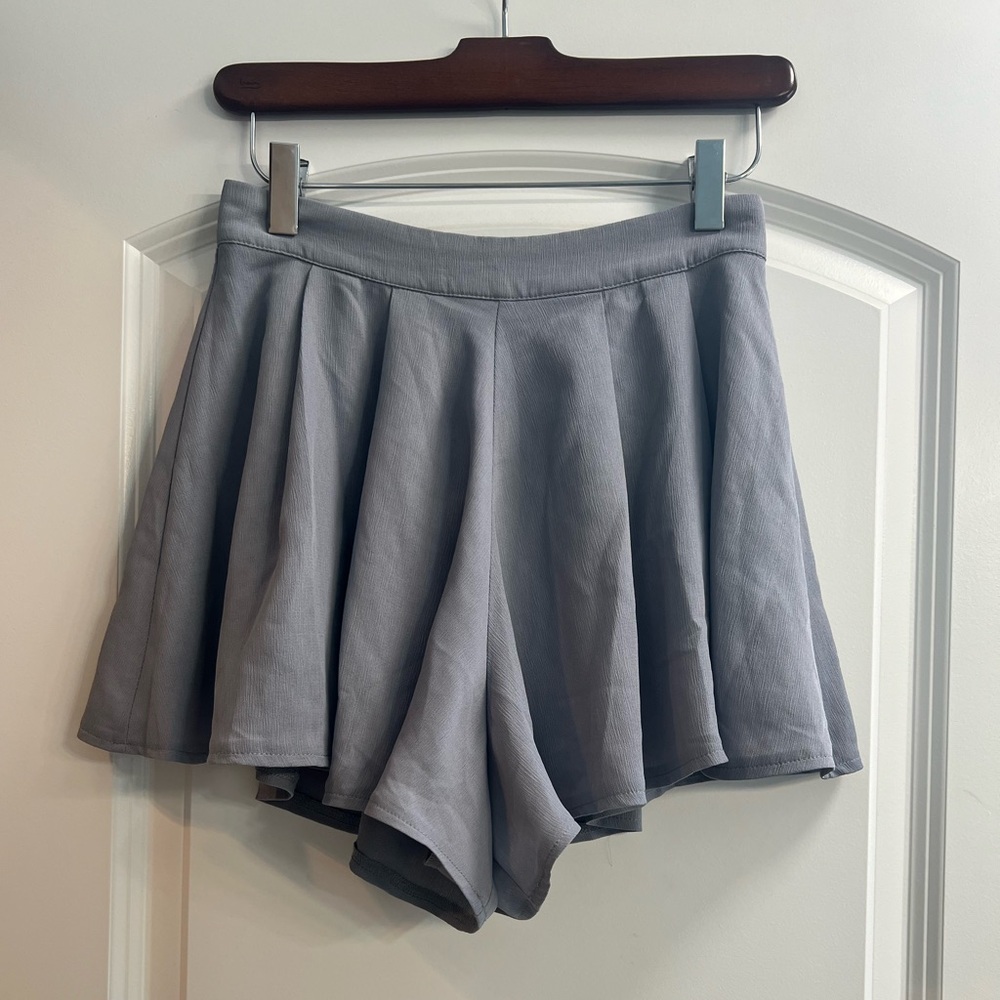 Akira Chicago- black label- grey skort- size small
